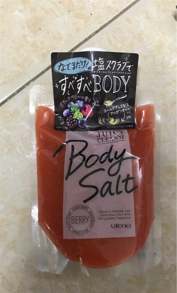 Muối Tắm Tẩy Tế Bào Chết Utena Body Salt Juicy Cleanse (Hồng)